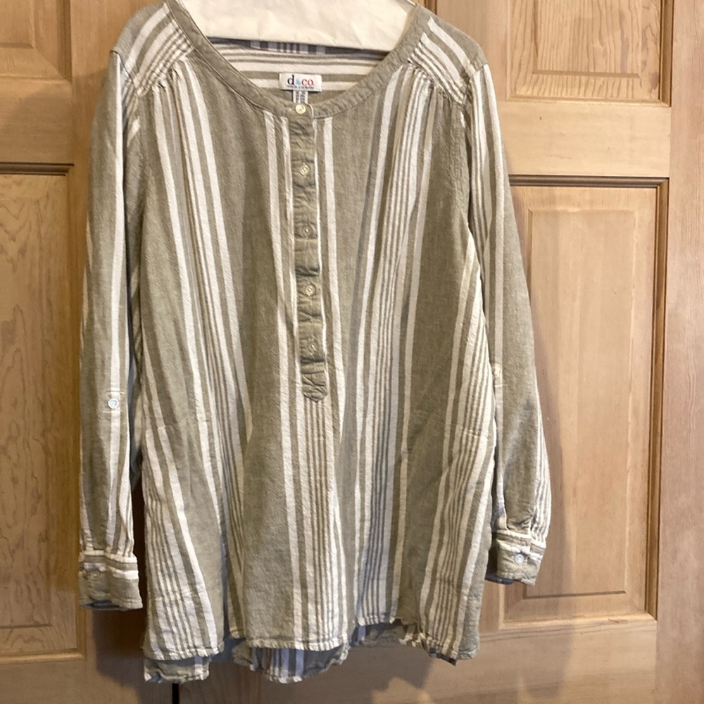 D&Co taupe and beige striped tunic, size 2X. Long sleeves, linen blend.